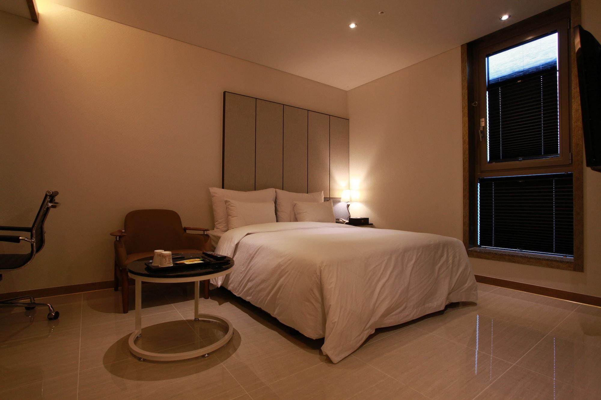 Boutique Hotel Sb Yeouido Seoul Exterior photo